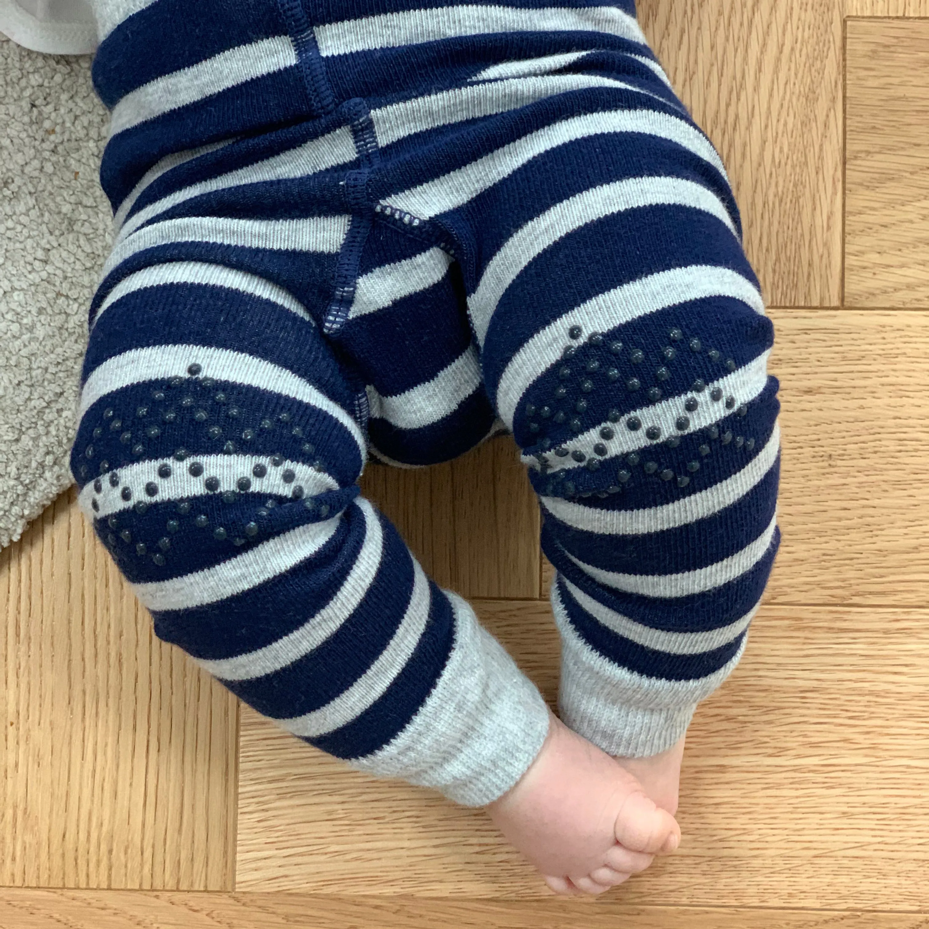 Cosy Leggings with non-Slip Knees - Navy   Grey Wide Stripe Footless tights
