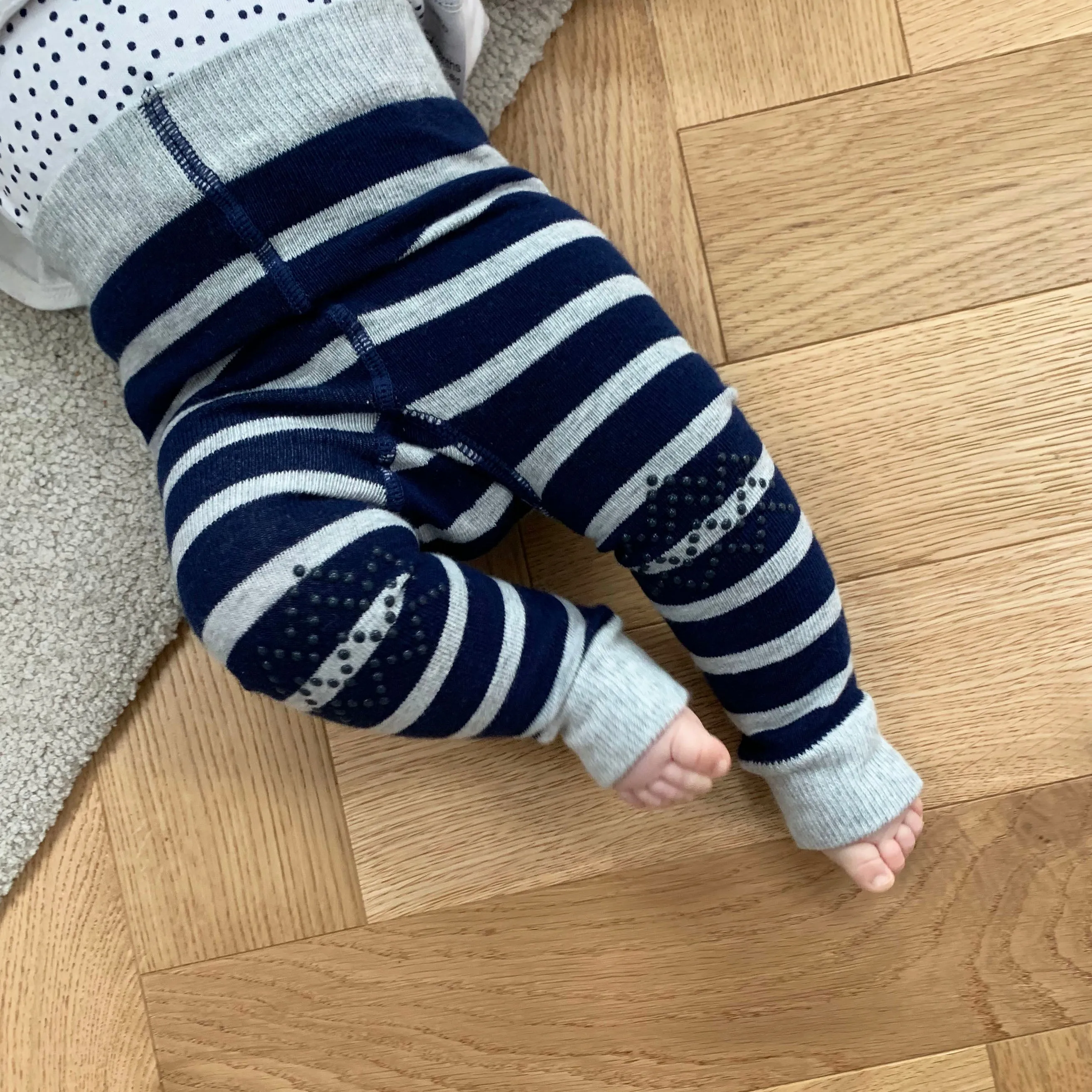 Cosy Leggings with non-Slip Knees - Navy   Grey Wide Stripe Footless tights