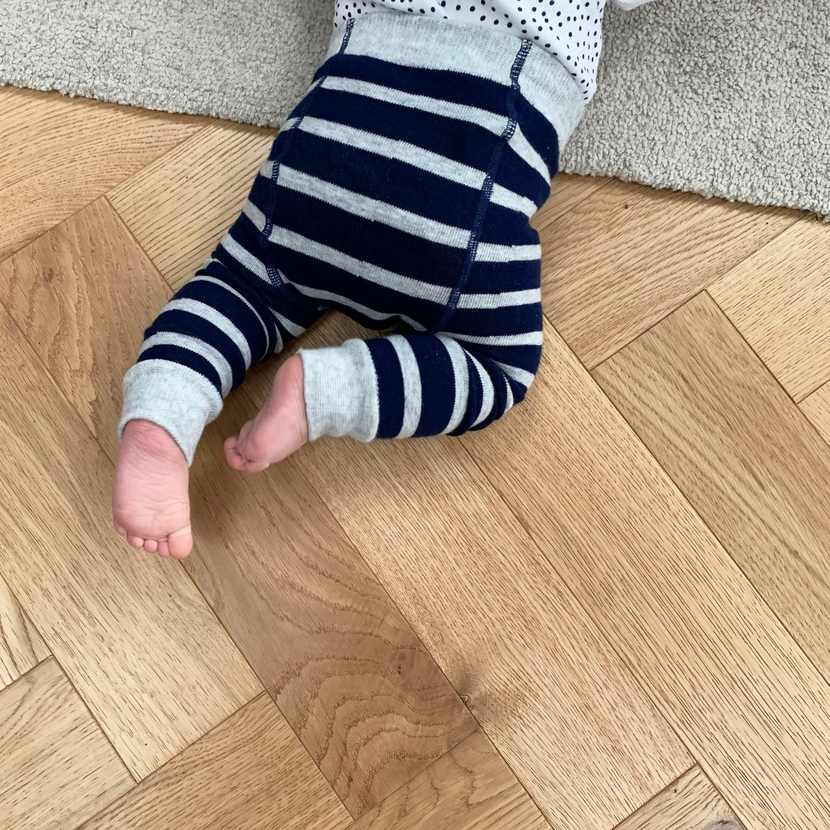 Cosy Leggings with non-Slip Knees - Navy   Grey Wide Stripe Footless tights