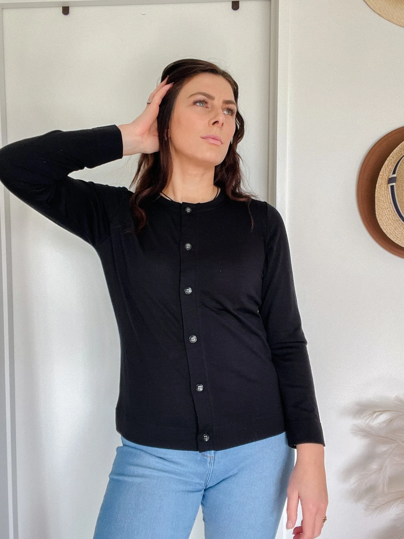 MERINO BUTTON CARDIGAN WOMENS LONG SLEEVES CREW NECK BLACK